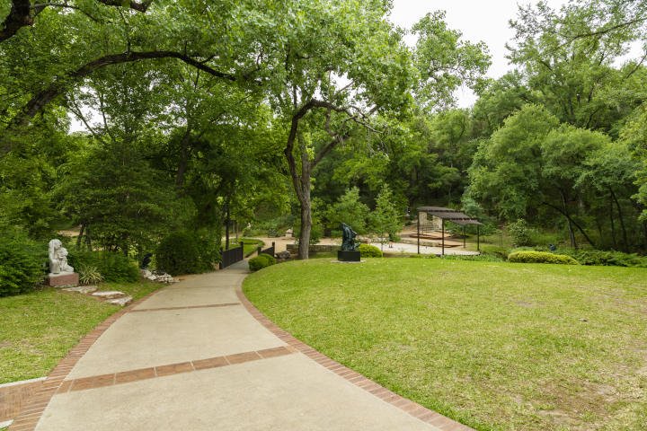 Umlauf Sculpture Garden - © Fotoluminate | Dreamstime.com