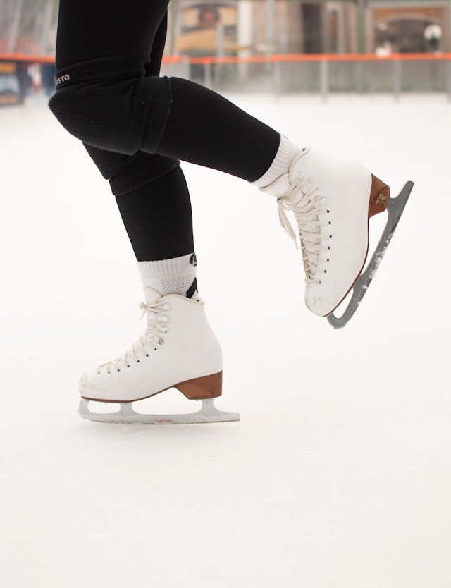 Ice Skating - Photo by LOGAN WEAVER | @LGNWVR