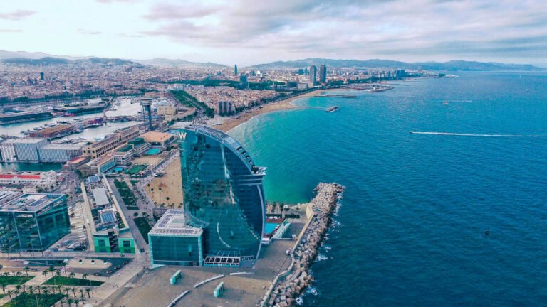 Barcelona Coastline - Photo by Benjamín Gremler on Unsplash